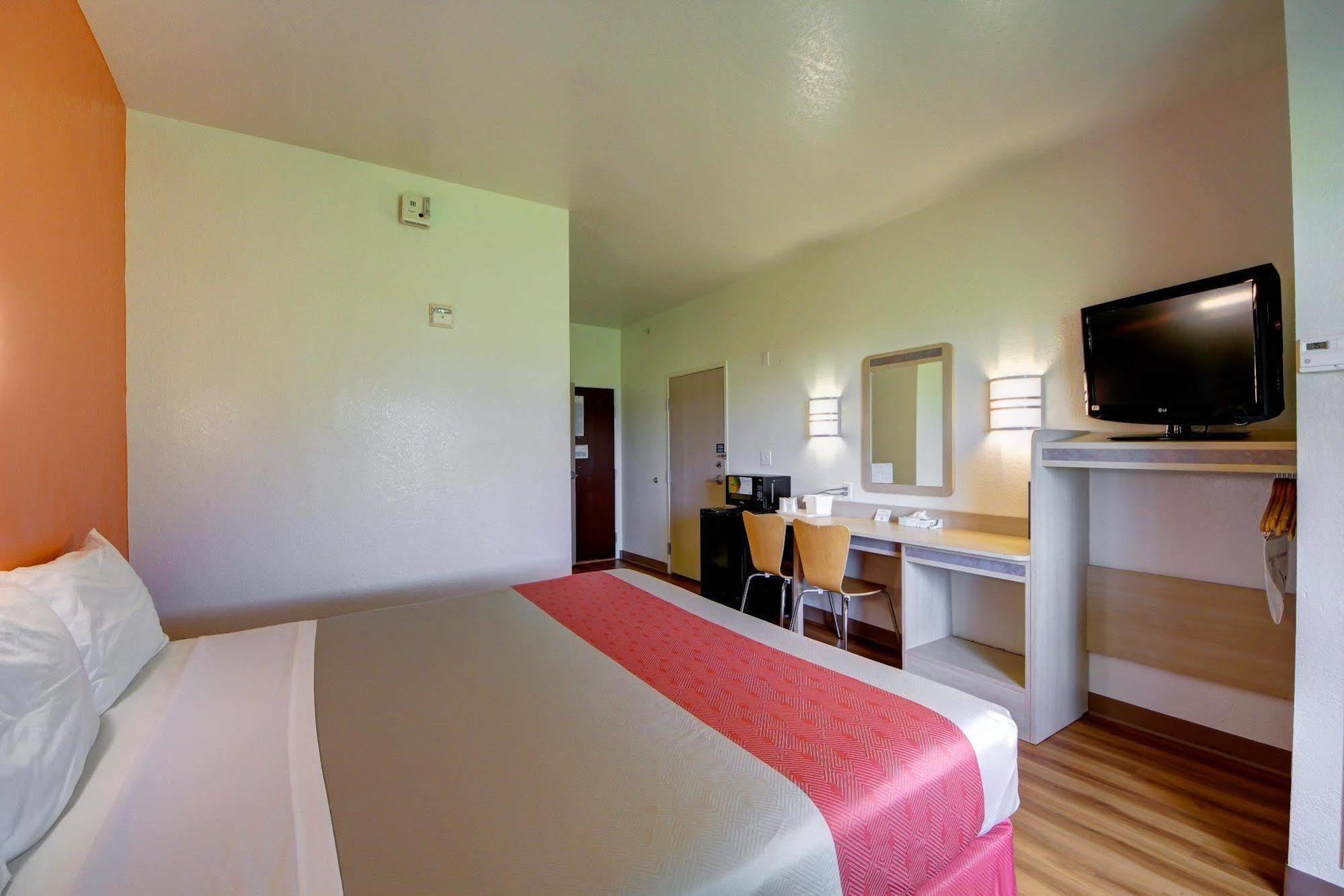 Hotel 6-el Reno, Ok