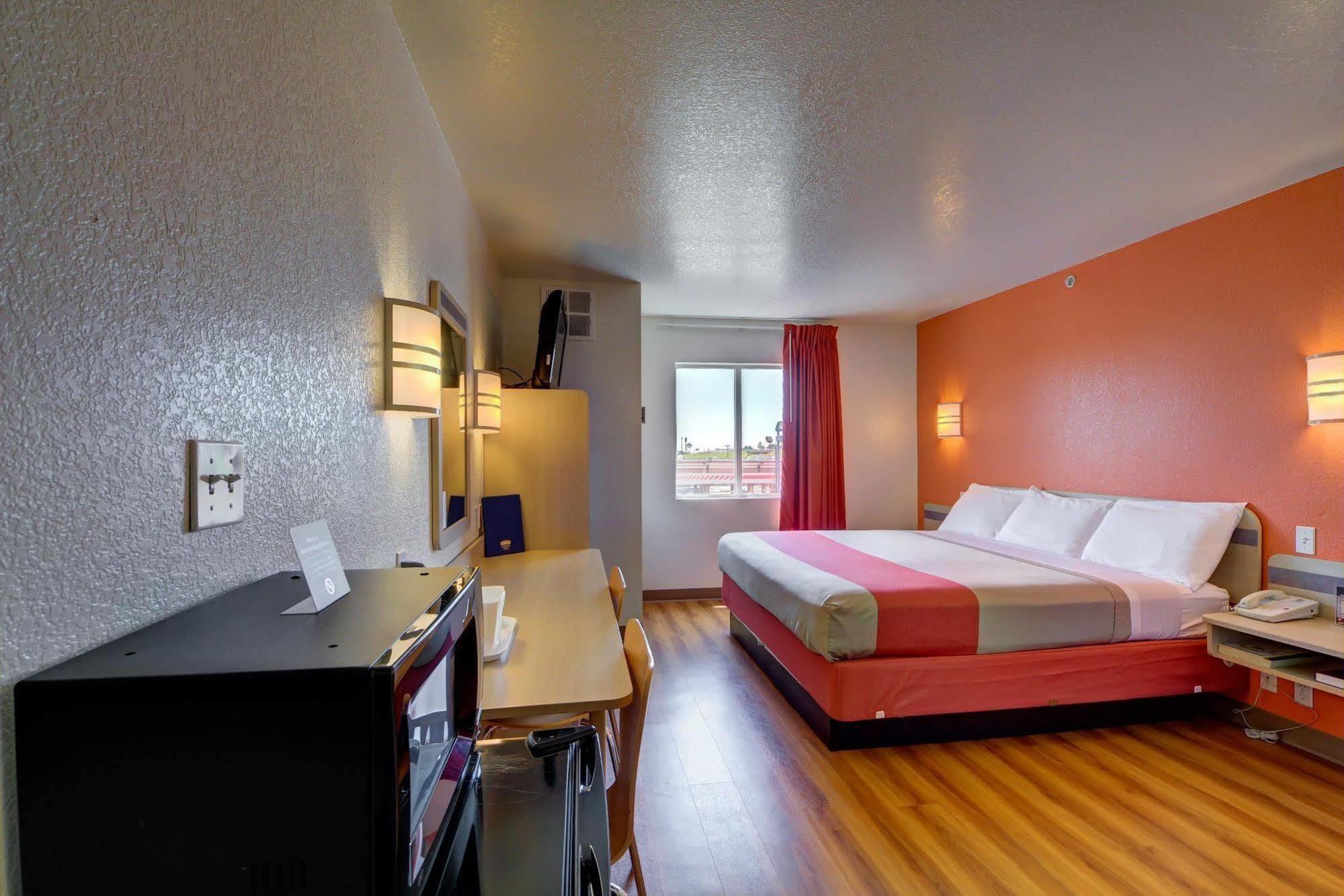 Hotel 6-el Reno, Ok