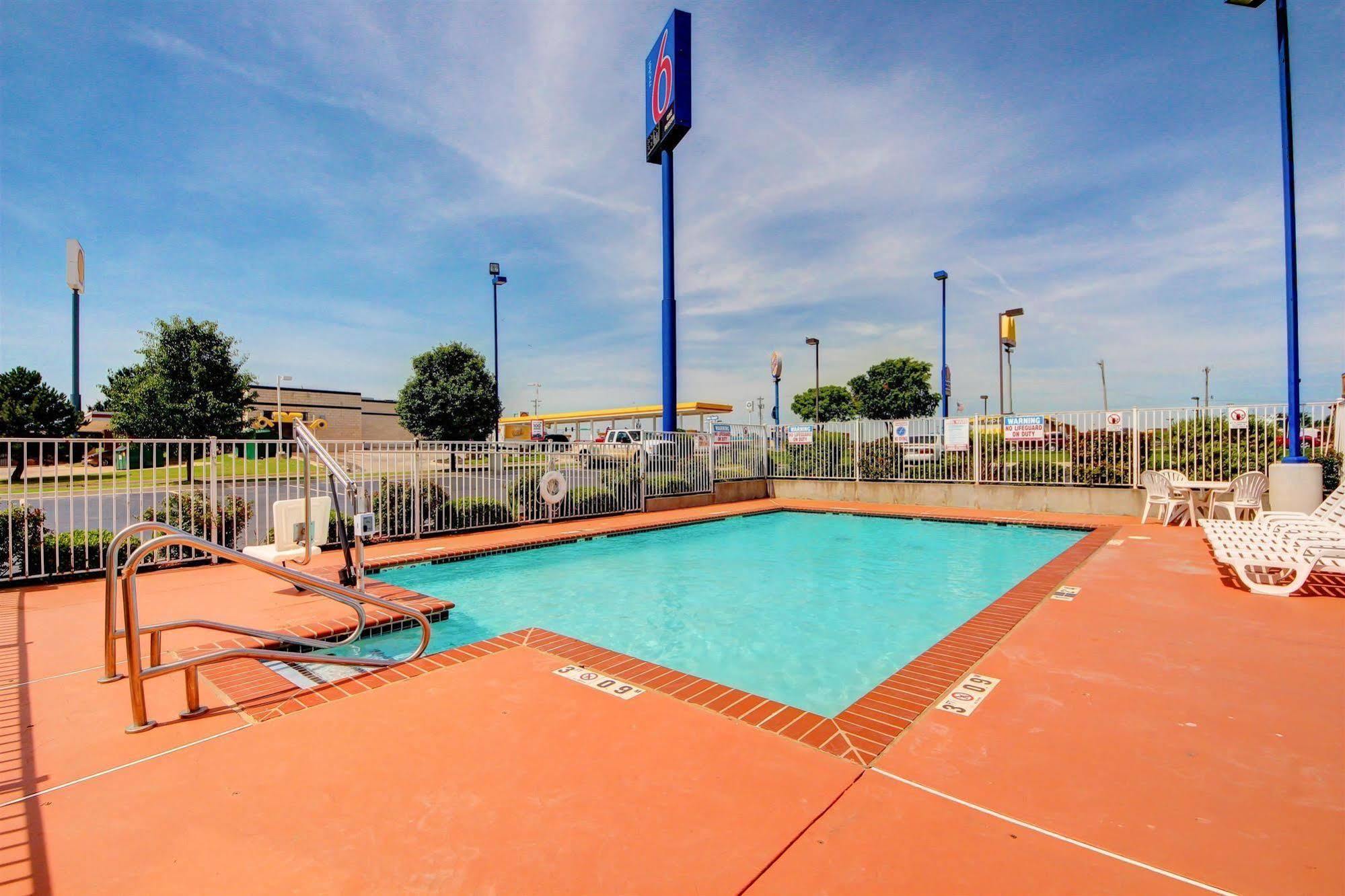 6-el Reno, Ok Hotel