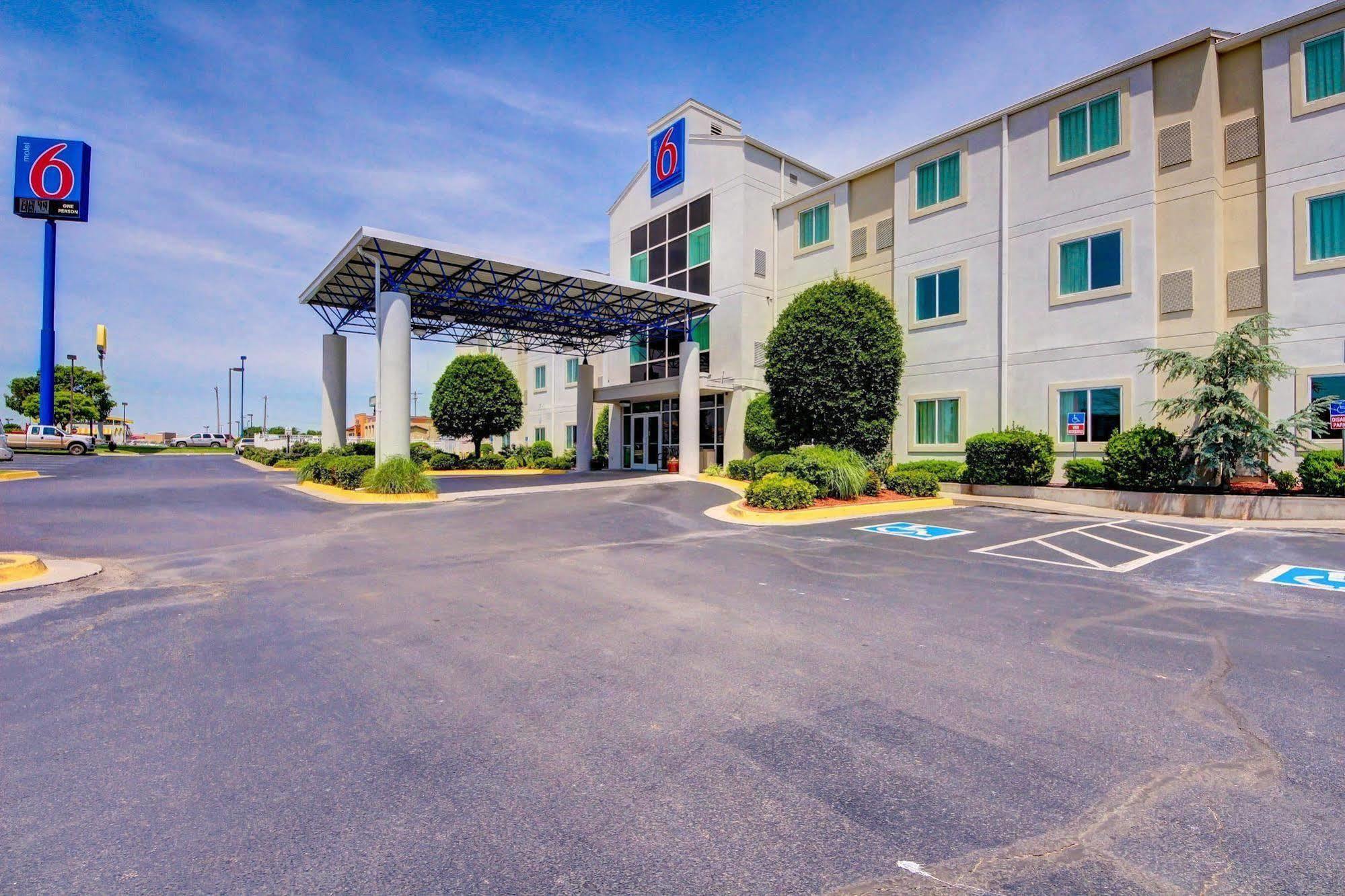6-el Reno, Ok Hotel