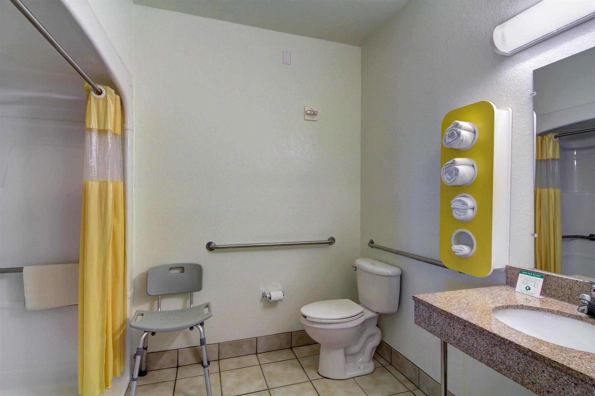 Hotel 6-el Reno, Ok 2*