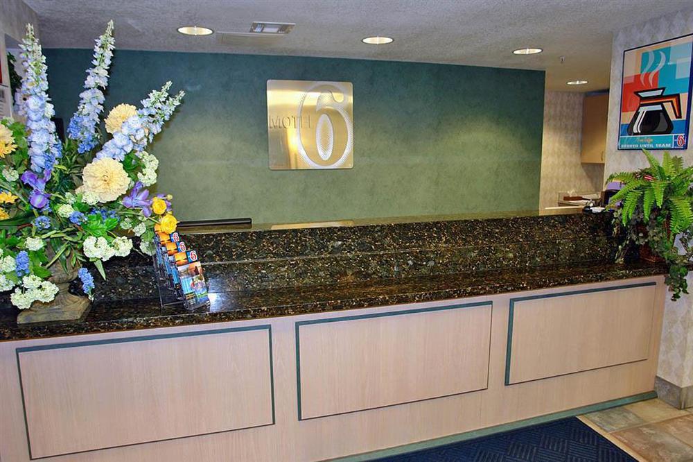Hotel 6-el Reno, Ok 2*
