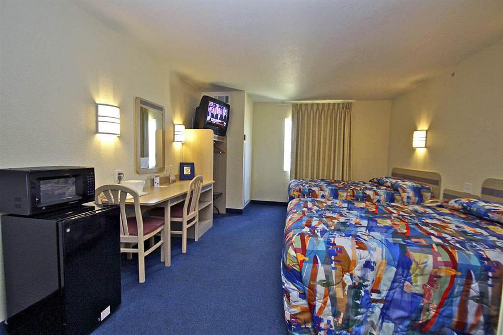 6-el Reno, Ok Hotel